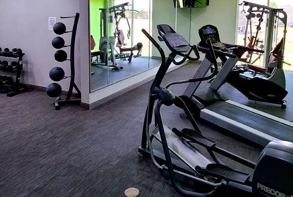 Fitness/ Exercise Room - La Quinta Inn & Suites North Midland