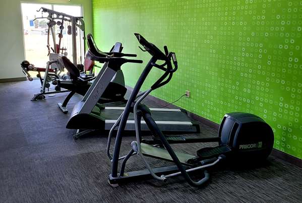 Fitness/ Exercise Room - La Quinta Inn & Suites North Midland