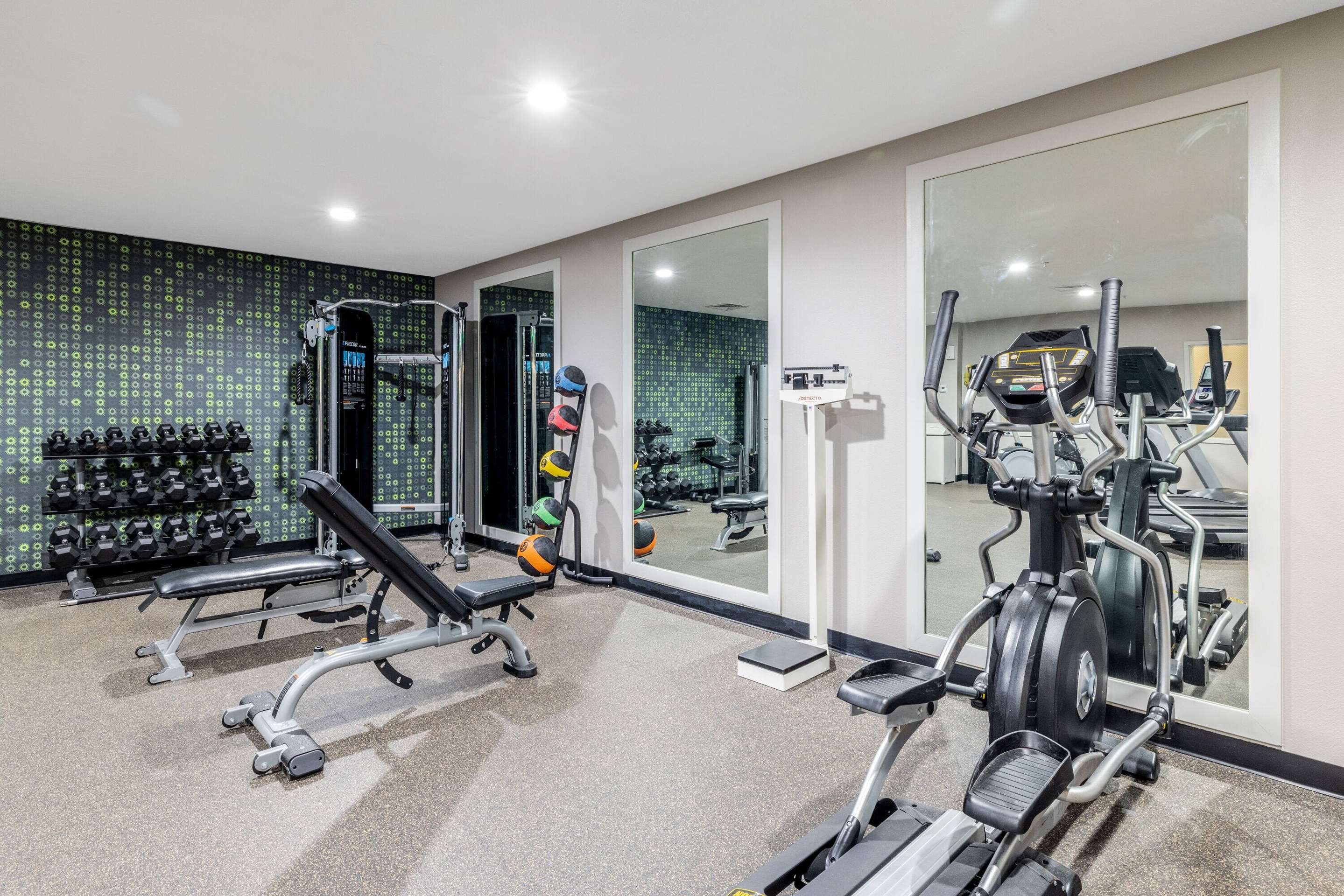 Health club fitness center gym | La Quinta Inn & Suites by Wyndham St. George