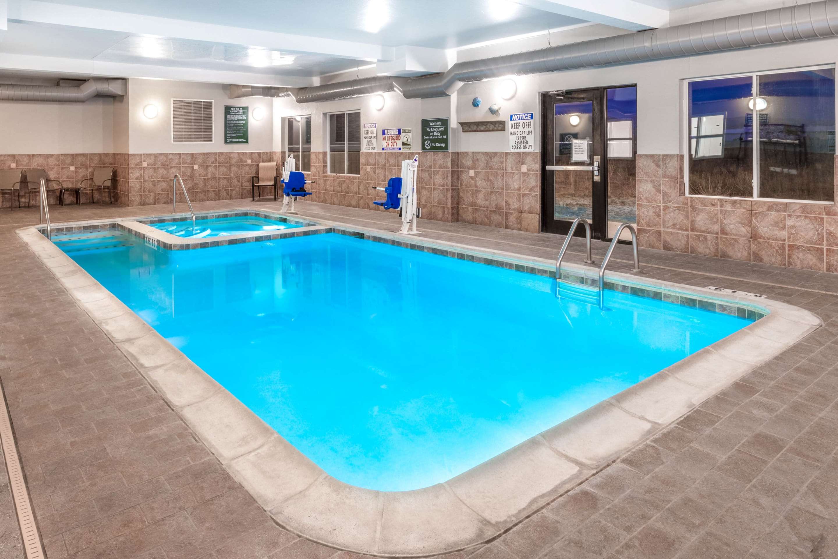 Pool | La Quinta Inn & Suites by Wyndham Rifle