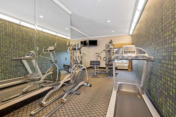Fitness/ Exercise Room - La Quinta Inn Westchase Houston