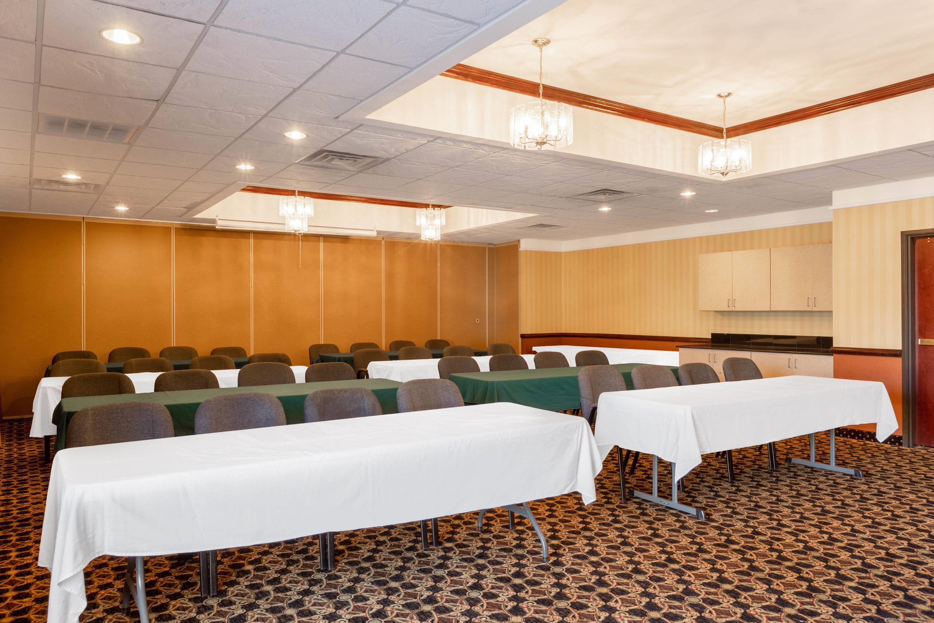 Meeting Room | La Quinta Inn & Suites by Wyndham Dodge City