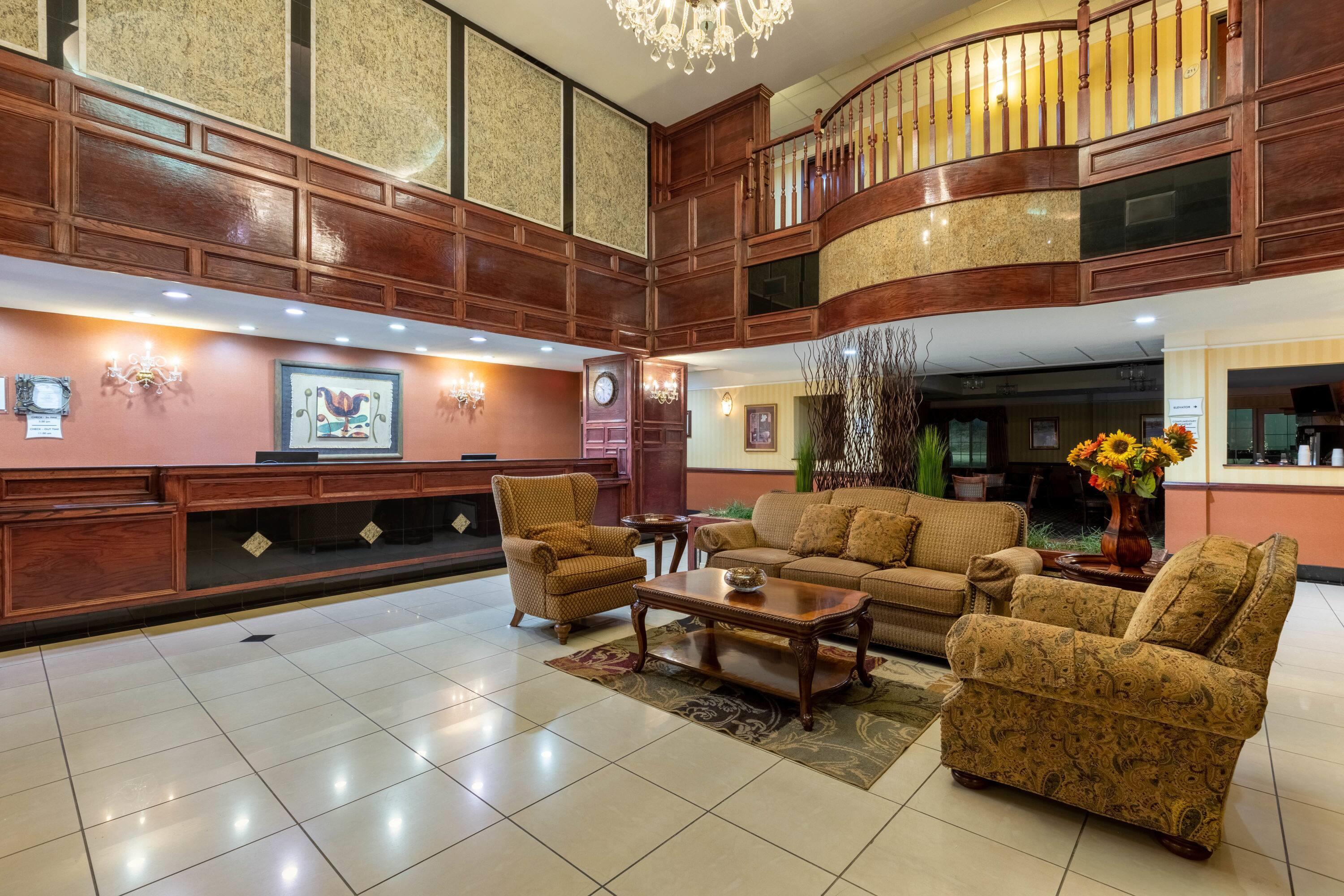 Lobby | La Quinta Inn & Suites by Wyndham Dodge City