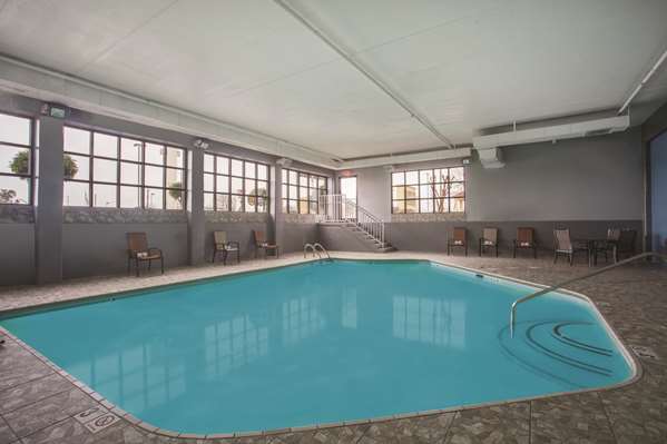 Pool - La Quinta Inn East Strawberry Plains Knoxville - I-40, Exit 398