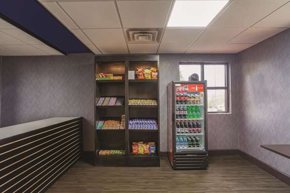  - La Quinta Inn East Strawberry Plains Knoxville - I-40, Exit 398