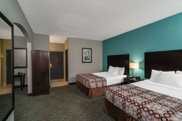 Suite - La Quinta Inn East Strawberry Plains Knoxville - I-40, Exit 398