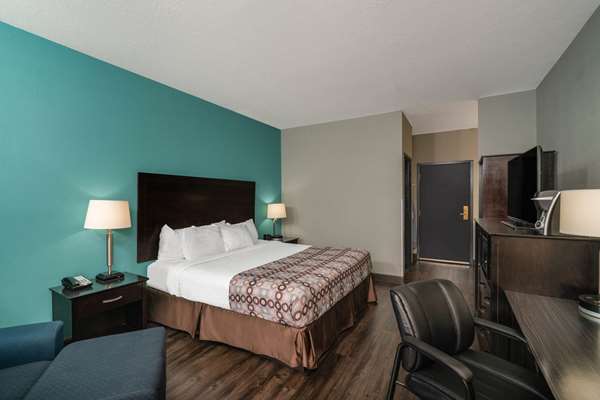 Suite - La Quinta Inn East Strawberry Plains Knoxville - I-40, Exit 398