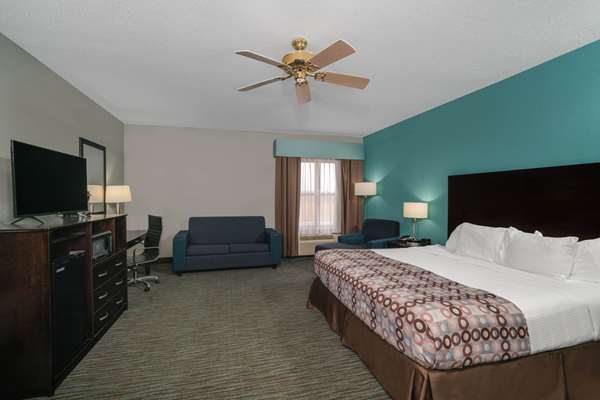 Suite - La Quinta Inn East Strawberry Plains Knoxville - I-40, Exit 398