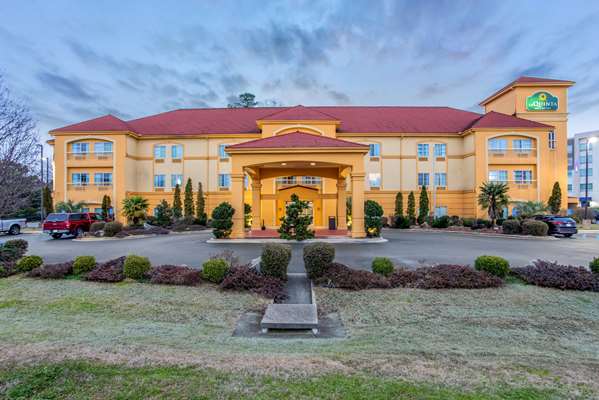 Exterior view - La Quinta Inn & Suites Fultondale - I-65, Exit 267