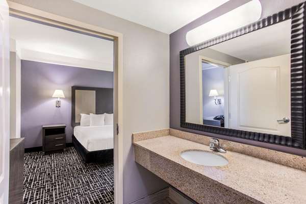  - La Quinta Inn & Suites Fultondale - I-65, Exit 267