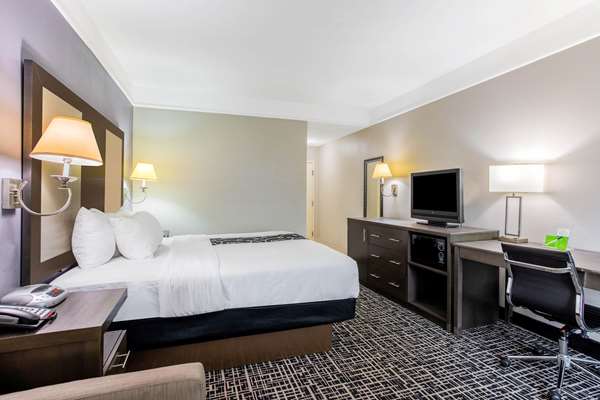  - La Quinta Inn & Suites Fultondale - I-65, Exit 267