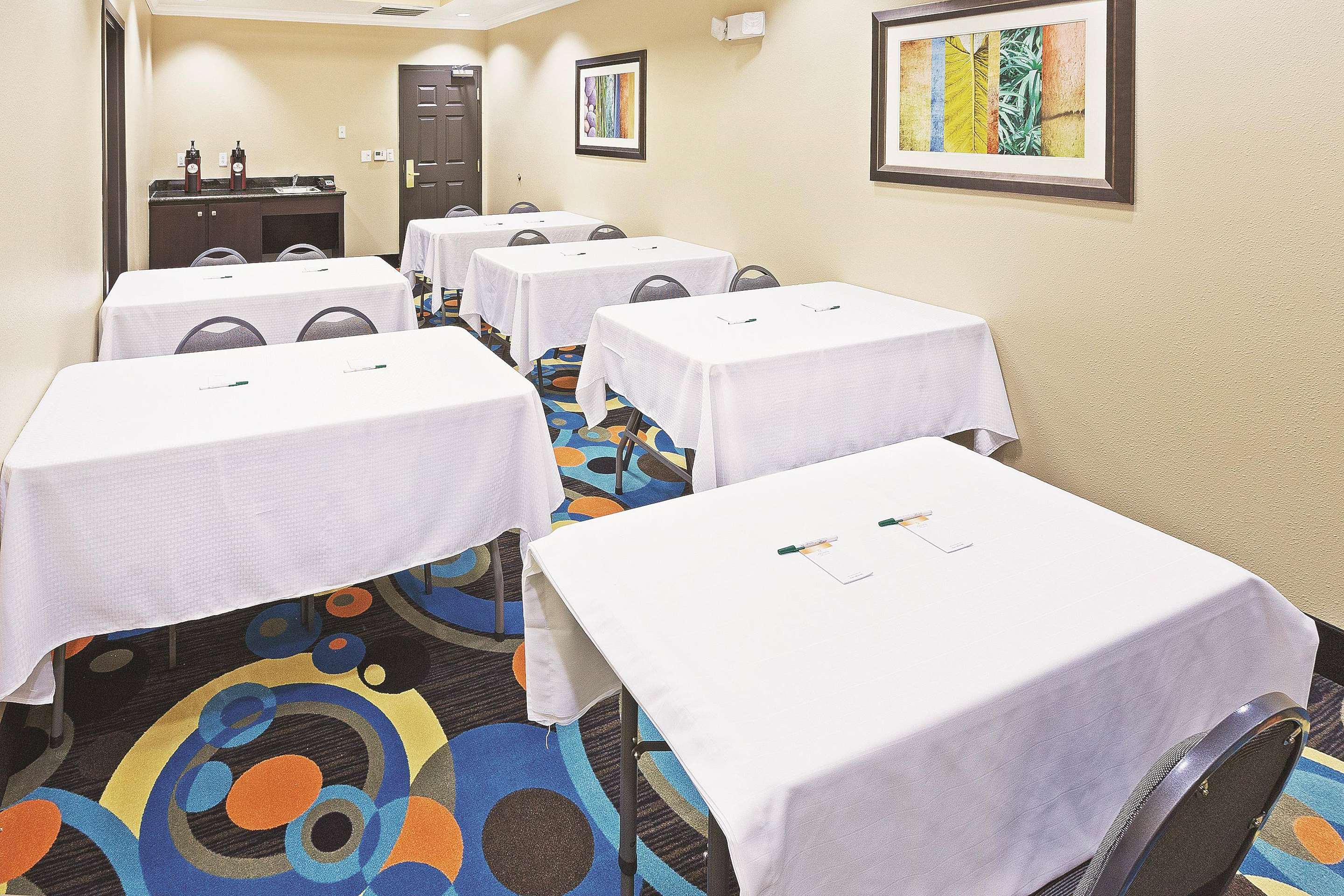 Meeting Room | La Quinta Inn & Suites by Wyndham Houston Hobby Airport