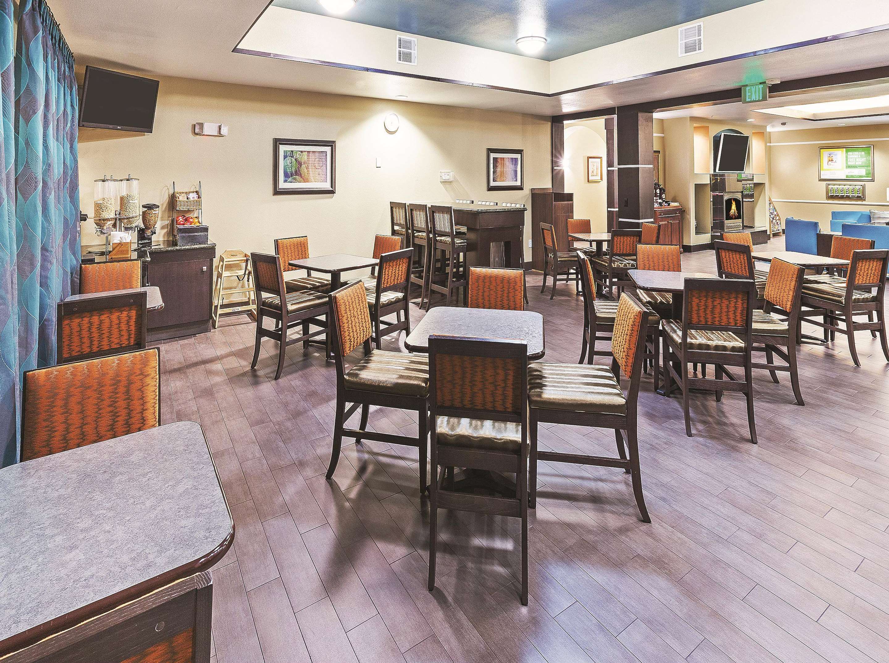 Property amenity | La Quinta Inn & Suites by Wyndham Houston Hobby Airport