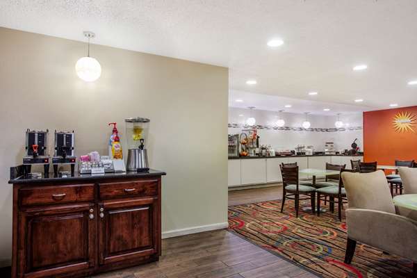  - La Quinta Inn & Suites Decatur