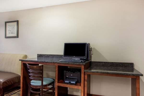 Conference Area - La Quinta Inn & Suites Decatur