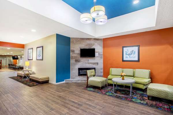  - La Quinta Inn & Suites Decatur