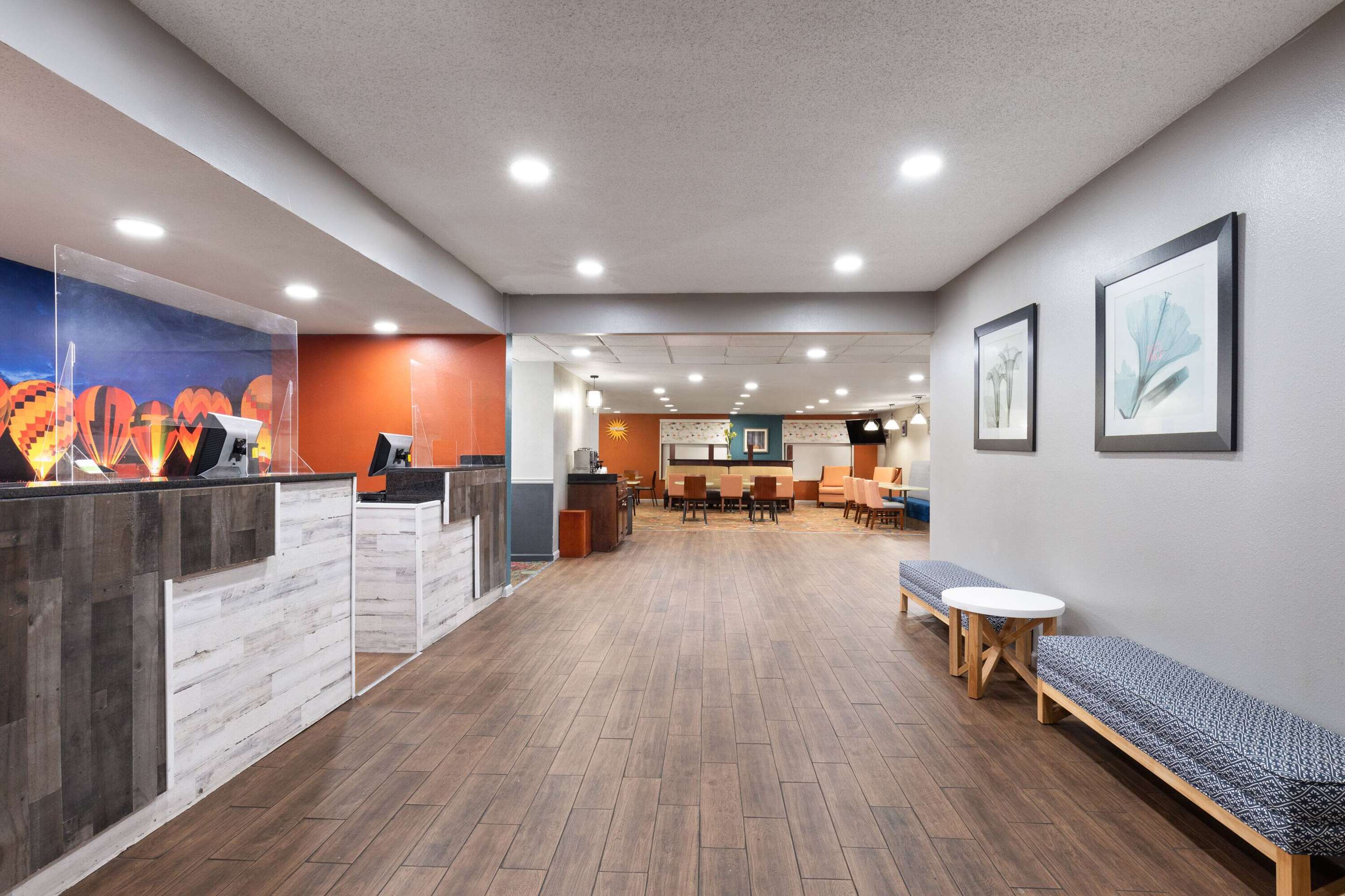 Lobby | La Quinta Inn by Wyndham Decatur