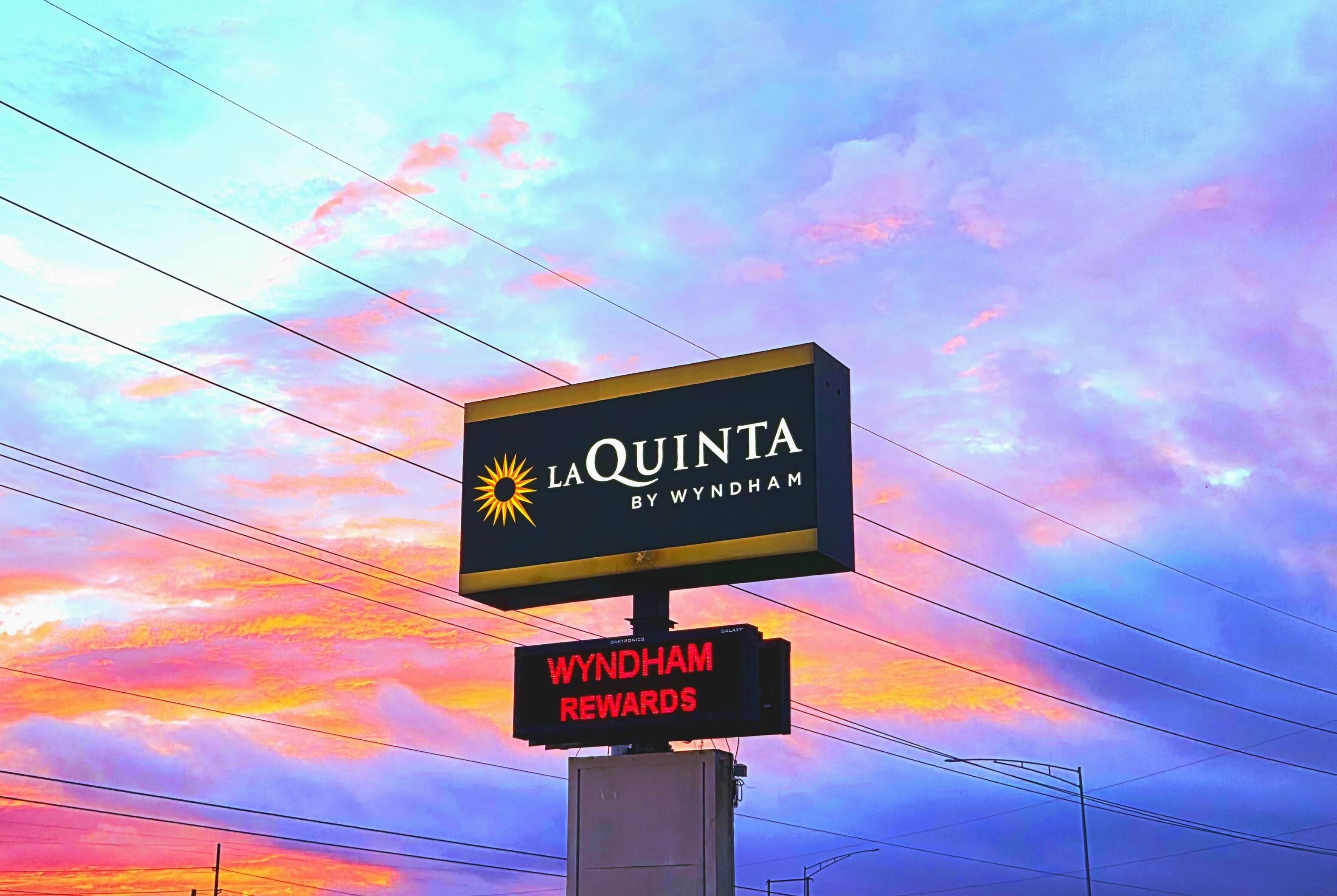 Exterior | La Quinta Inn by Wyndham Decatur