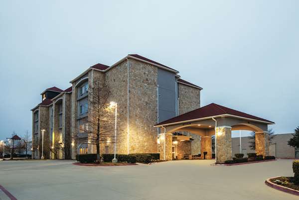 Exterior view - La Quinta Inn Mansfield
