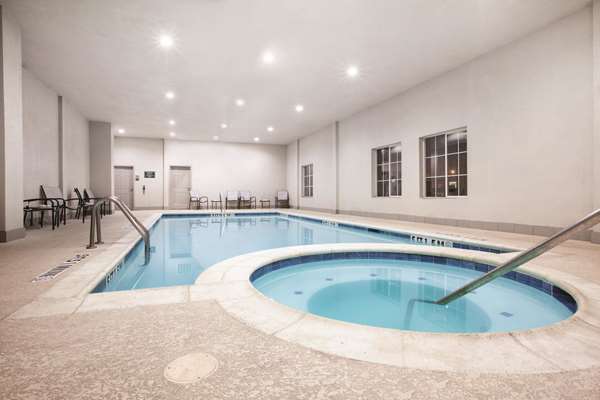 Pool - La Quinta Inn Mansfield
