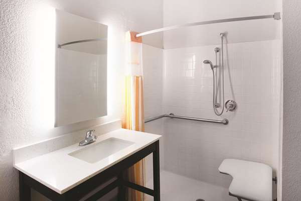  - La Quinta Inn Mansfield