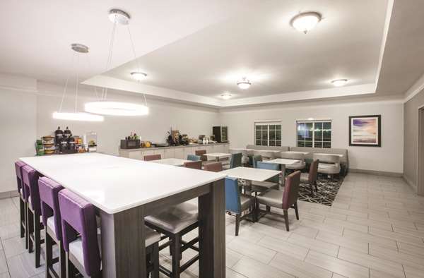  - La Quinta Inn Mansfield