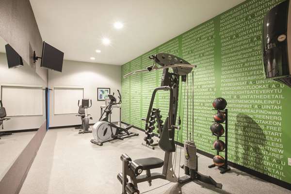 Fitness/ Exercise Room - La Quinta Inn Mansfield