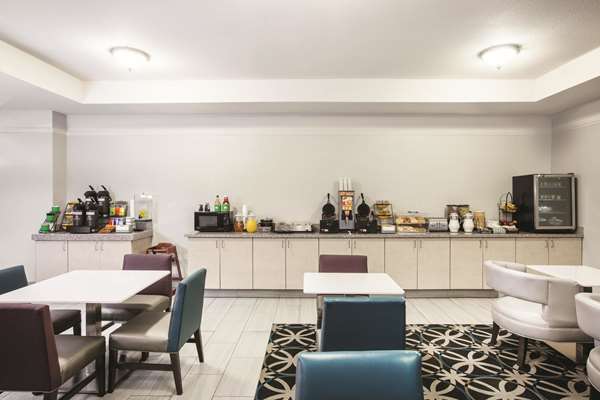  - La Quinta Inn Mansfield