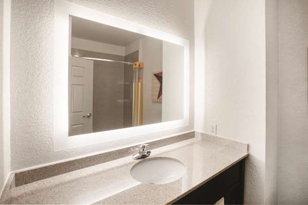  - La Quinta Inn Mansfield