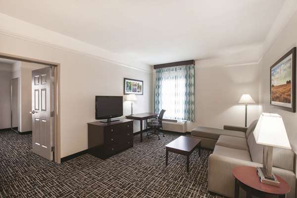 Suite - La Quinta Inn Mansfield