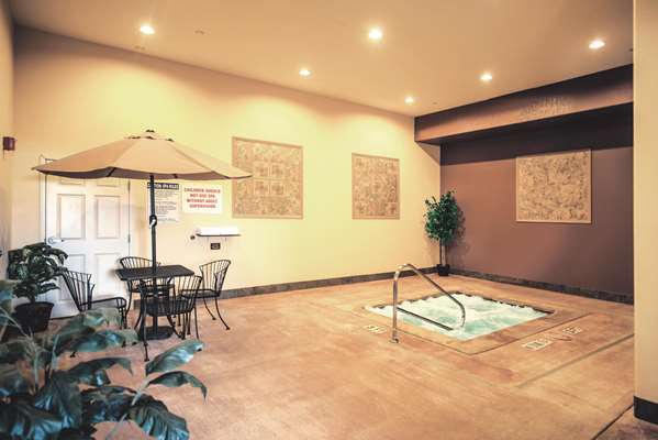 Pool - La Quinta Inn & Suites Marble Falls