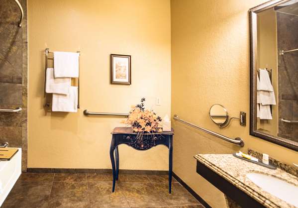  - La Quinta Inn & Suites Marble Falls