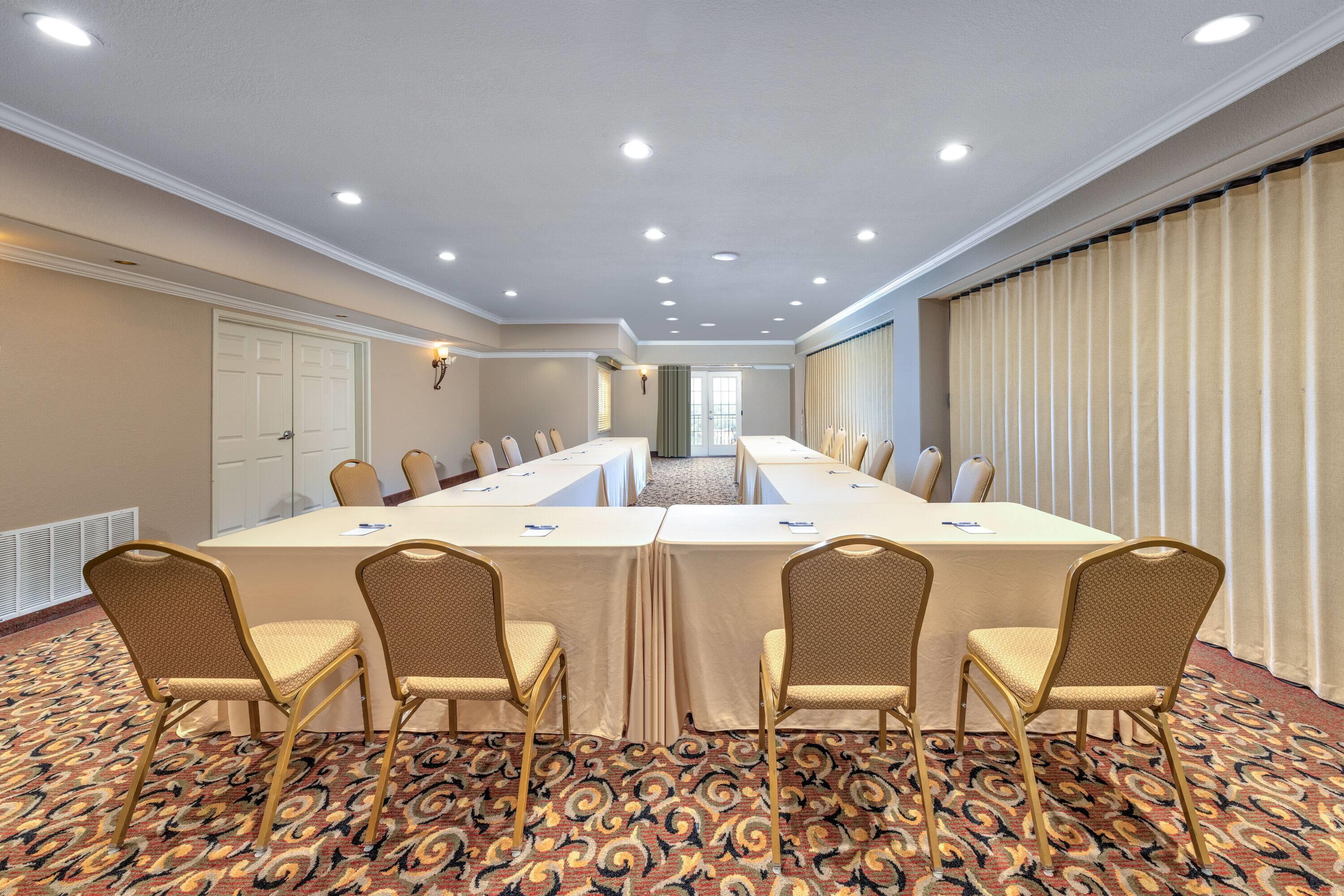 Meeting Room | La Quinta Inn & Suites by Wyndham Marble Falls