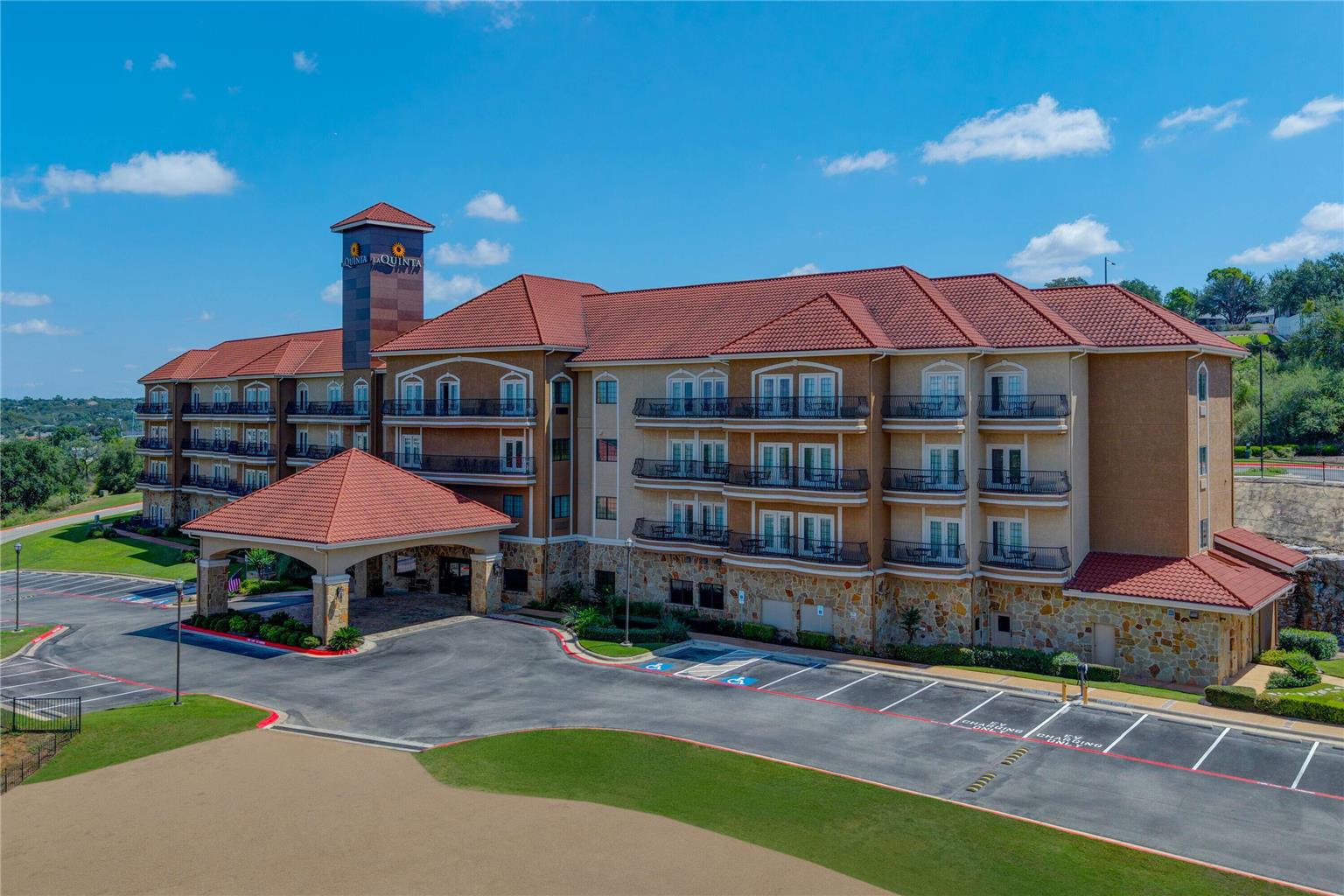 La Quinta Inn & Suites Marble Falls