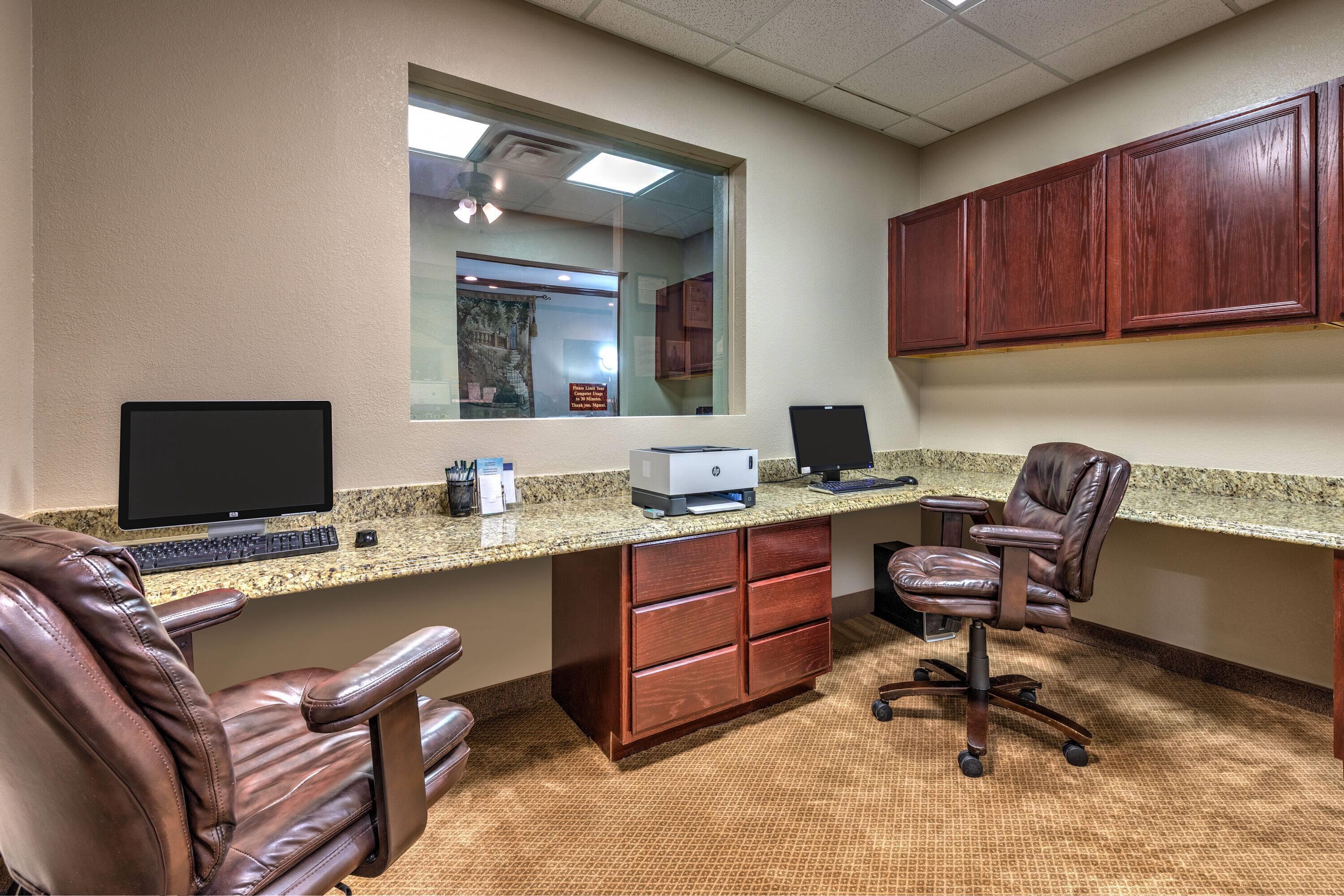 Business Center | La Quinta Inn & Suites by Wyndham Marble Falls