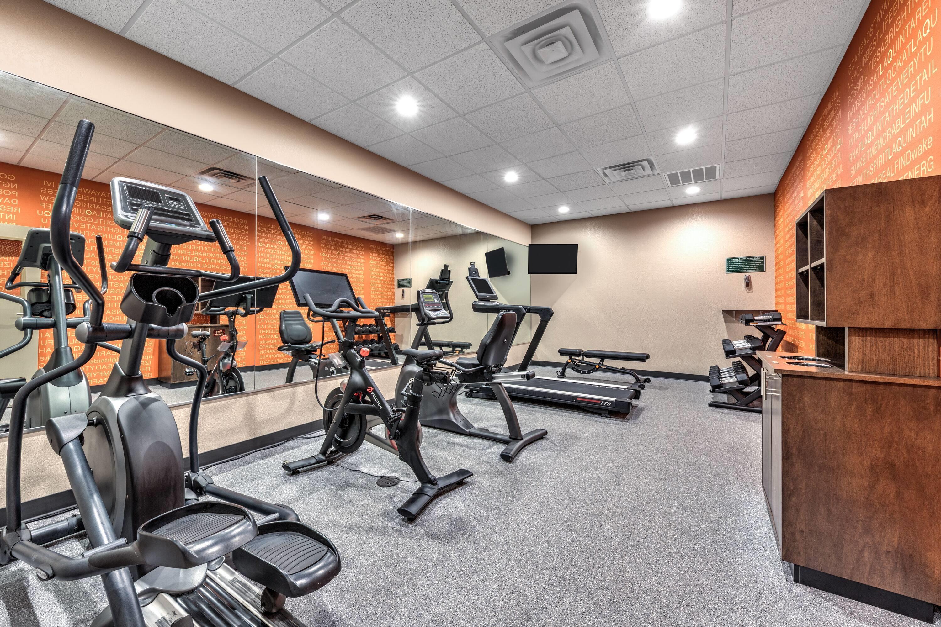 Health club fitness center gym | La Quinta Inn & Suites by Wyndham Marble Falls