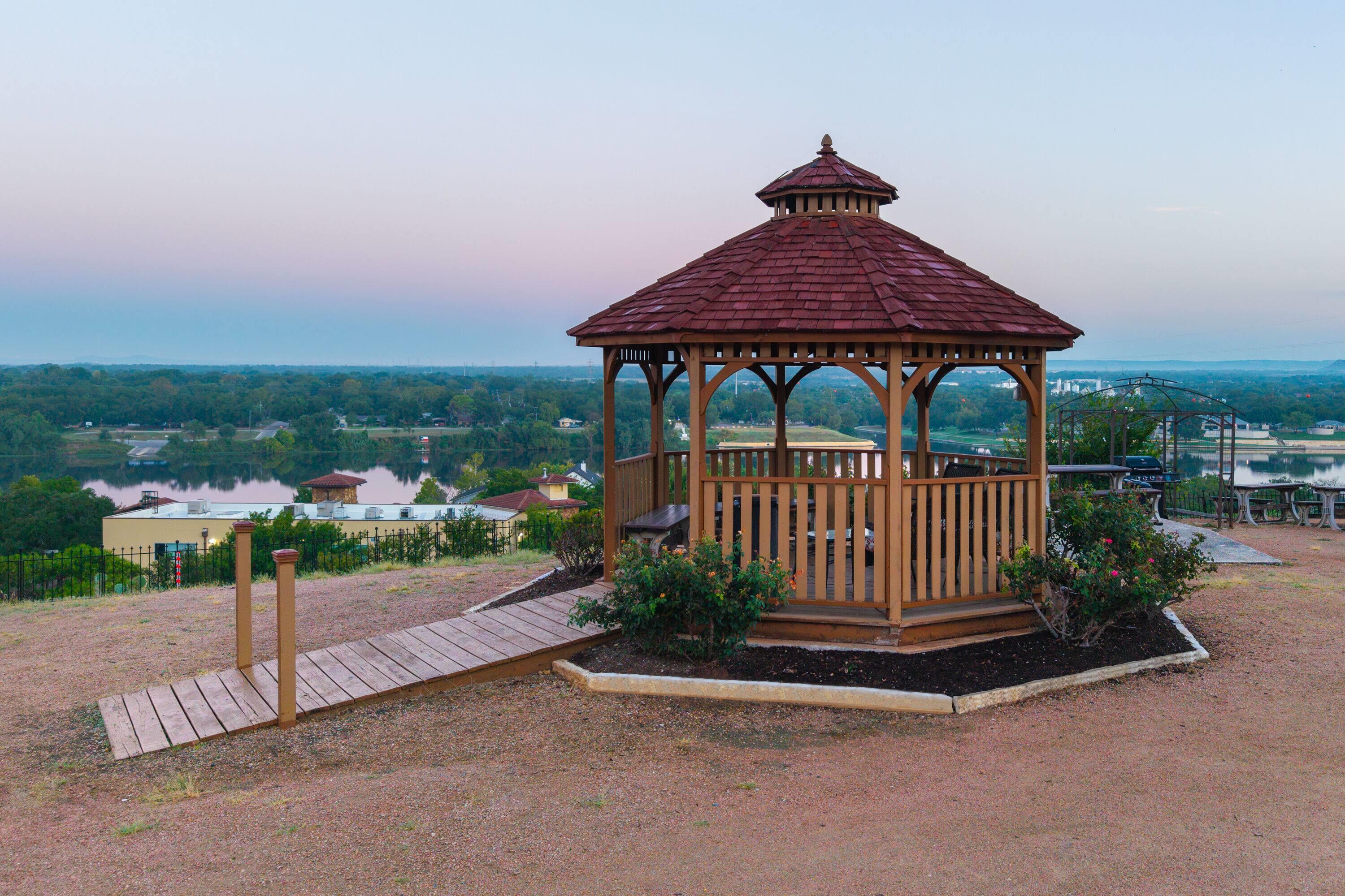 Property amenity | La Quinta Inn & Suites by Wyndham Marble Falls