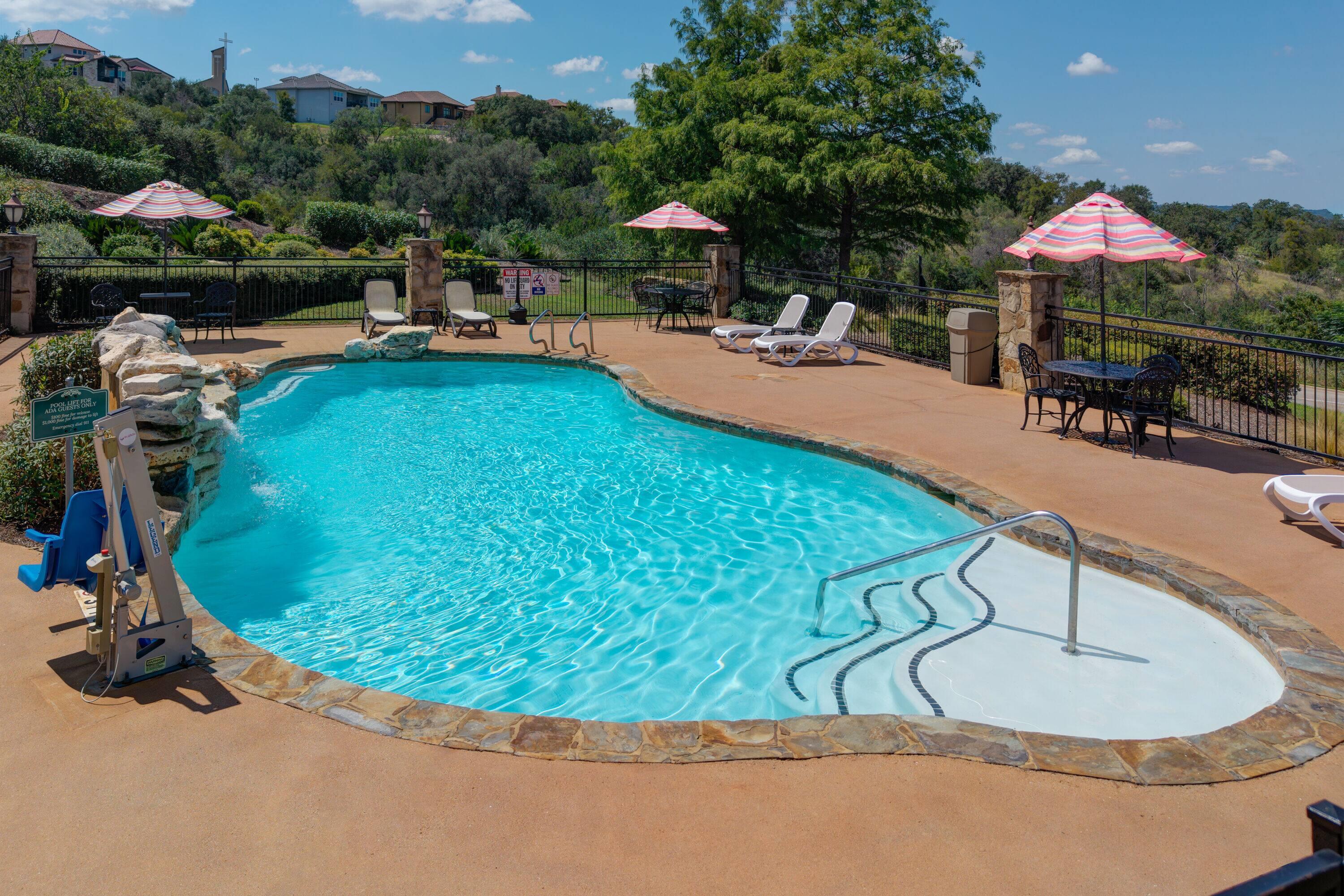 Pool - indoor | La Quinta Inn & Suites by Wyndham Marble Falls