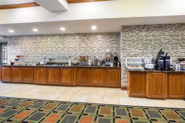  - La Quinta Inn & Suites North Longview