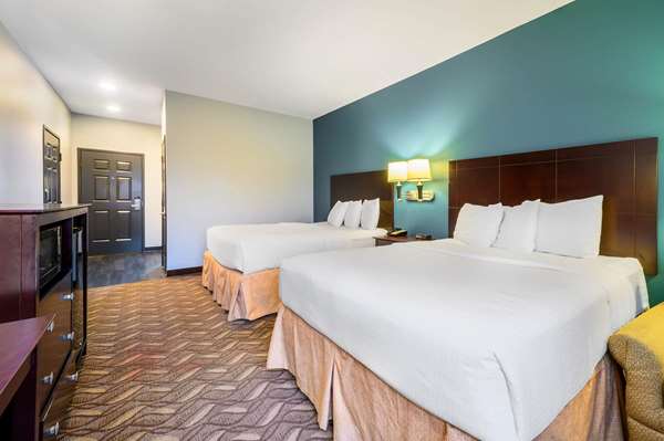  - La Quinta Inn & Suites North Longview