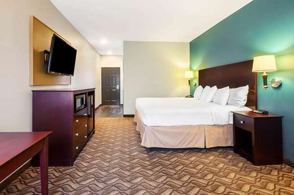  - La Quinta Inn & Suites North Longview