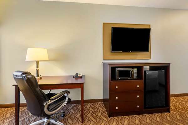  - La Quinta Inn & Suites North Longview