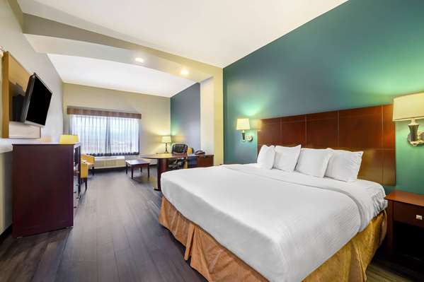 Suite - La Quinta Inn & Suites North Longview