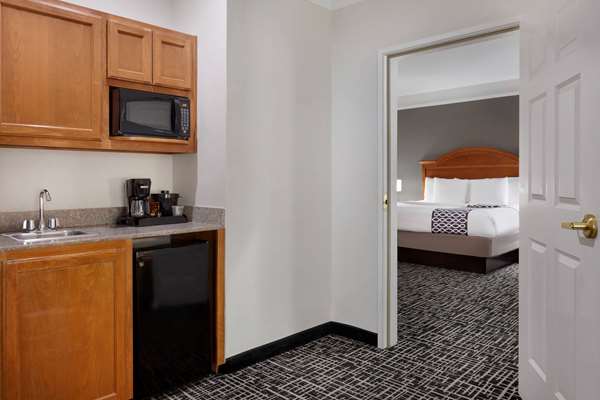 Suite - La Quinta Inn & Suites Longview - I-20, Exit 596