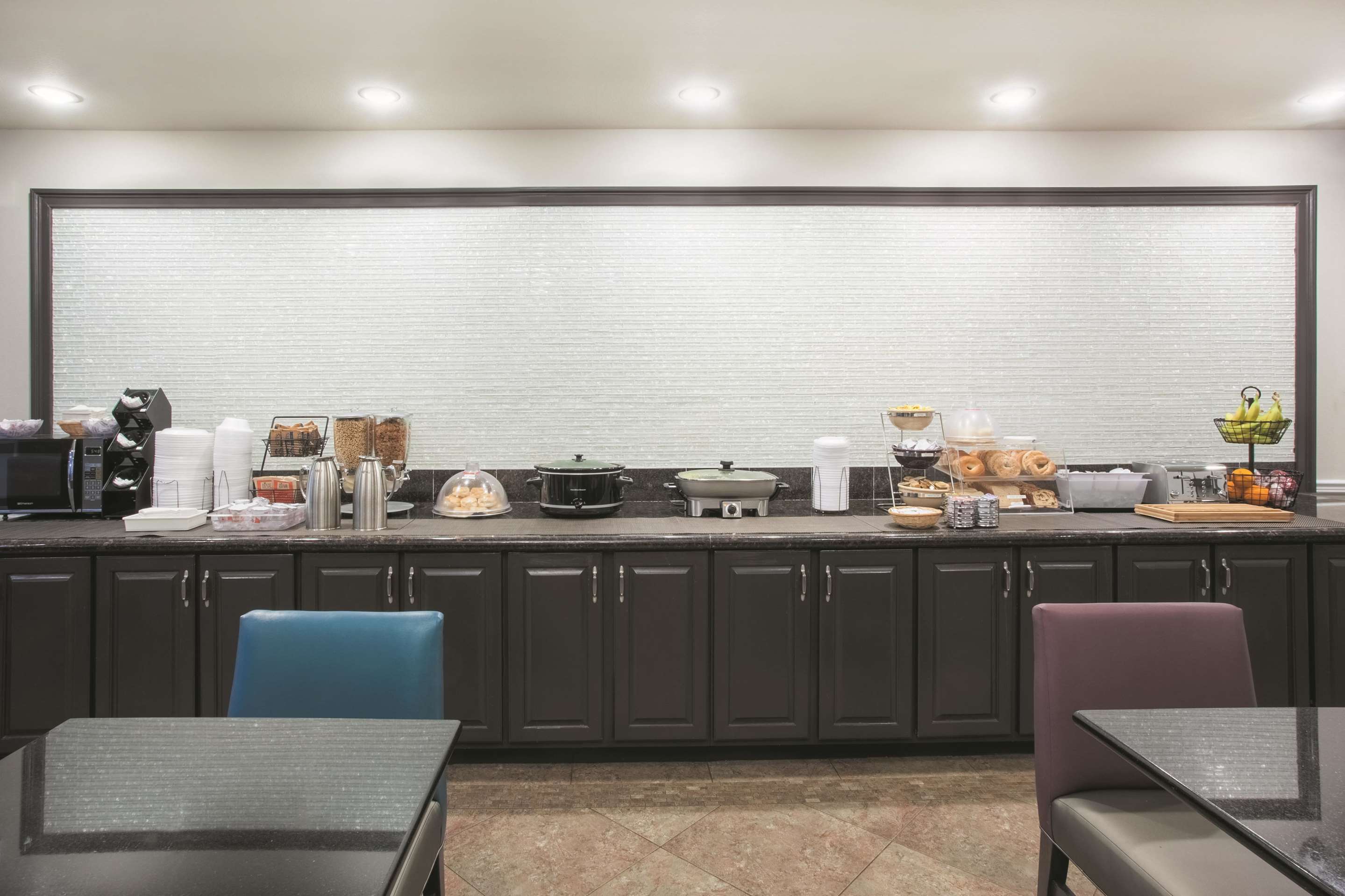 Property amenity | La Quinta Inn & Suites by Wyndham Fort Walton Beach