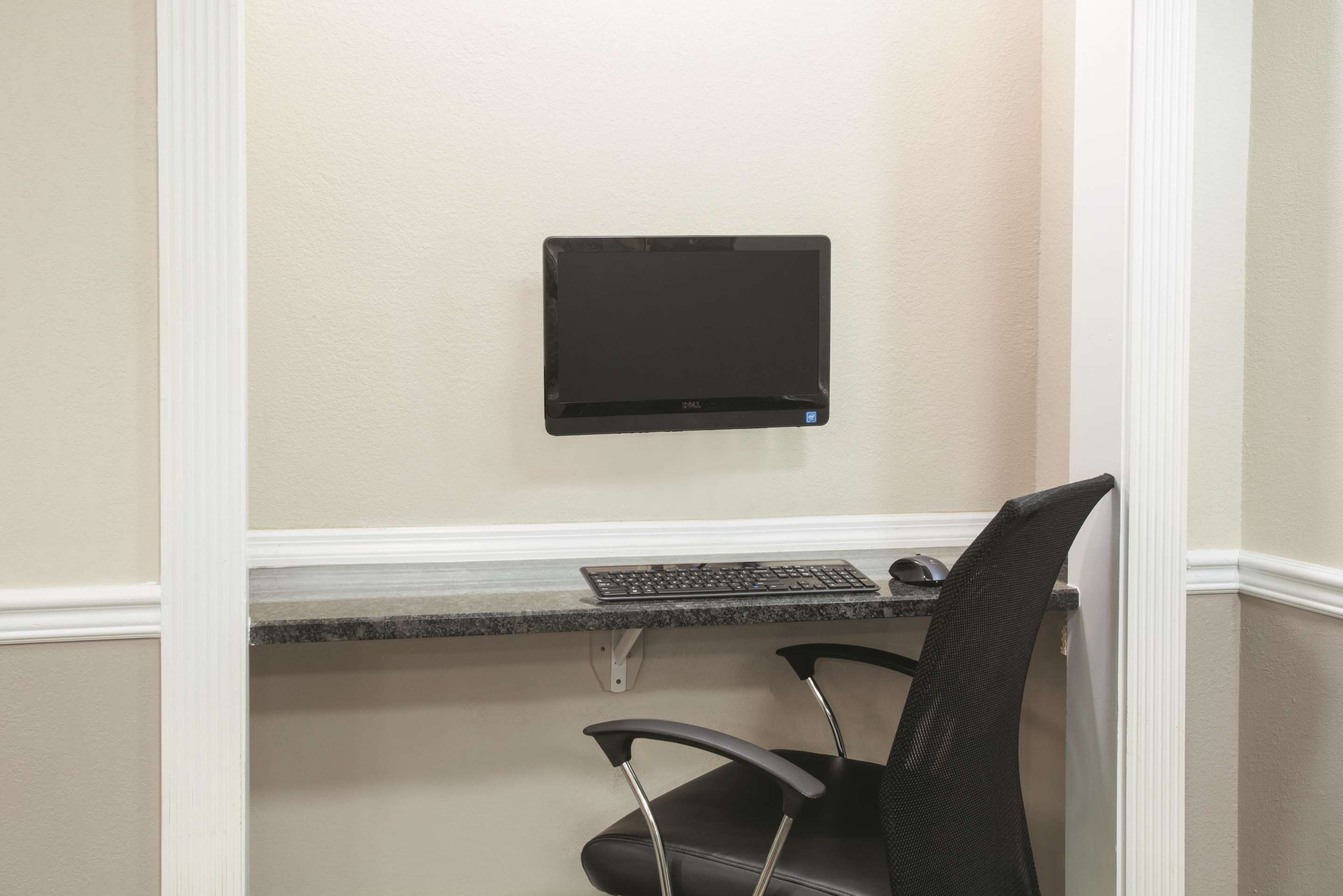 Business Center | La Quinta Inn & Suites by Wyndham Fort Walton Beach