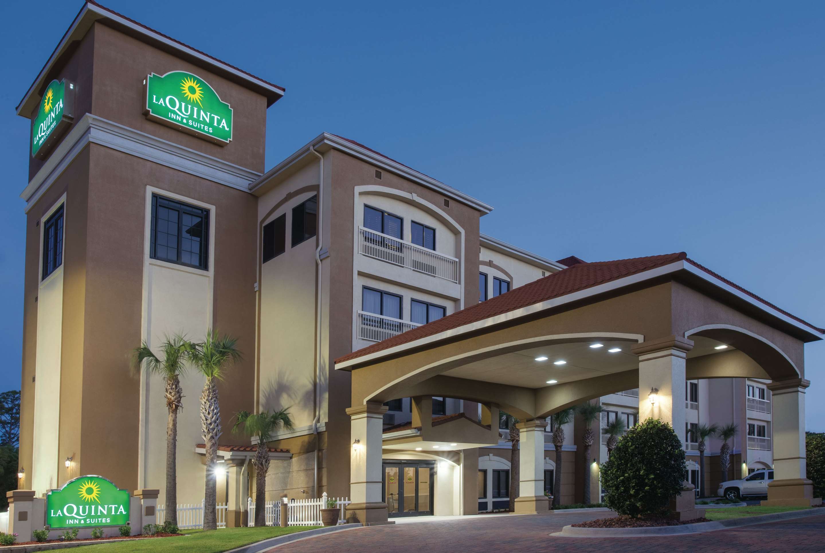 Exterior | La Quinta Inn & Suites by Wyndham Fort Walton Beach