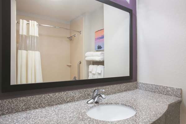  - La Quinta Inn & Suites Fort Walton Beach