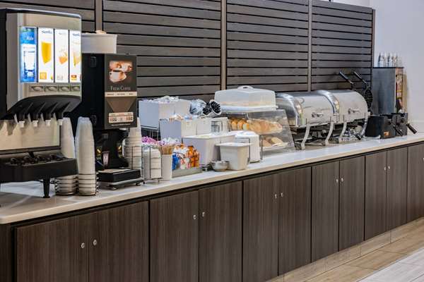  - La Quinta Inn & Suites Norfolk - I-64, Exit 281