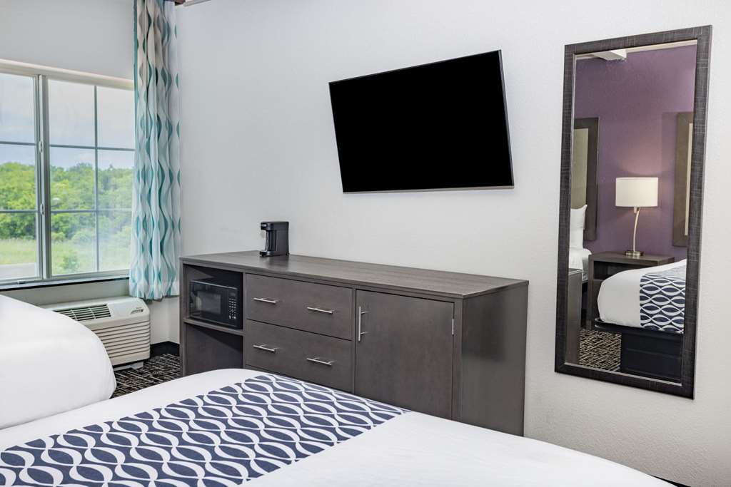 LA QUINTA INN STE NORFOLK AP-guestroom-Guest Room,On-Site.jpg